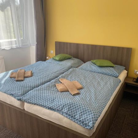 Penzion&restaurant Teplanka Považská Bystrica Esterno foto