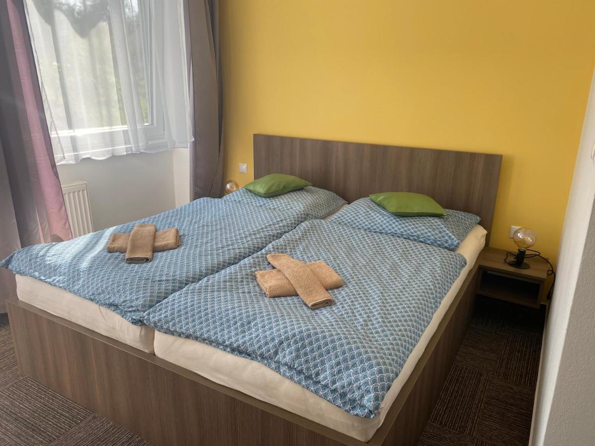 Penzion&restaurant Teplanka Považská Bystrica Esterno foto